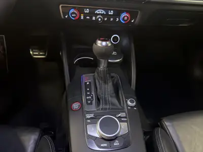 Audi RS3 Limousine 2.5 TSI — 400 ch, quattro intégral et seulement 66'300 km — Miniature 18