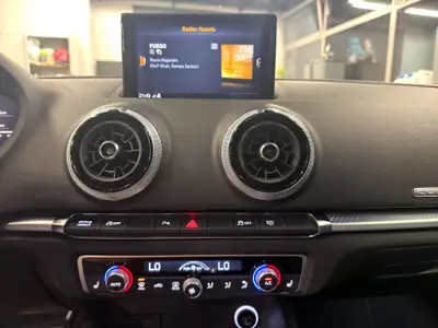 Audi RS3 Limousine 2.5 TSI — 400 ch, quattro intégral et seulement 66'300 km — Miniature 17