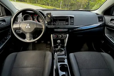 Mitsubishi Lancer 1.6 MIVEC Pure — Break pratique, excellent état, très peu kilométré — detail