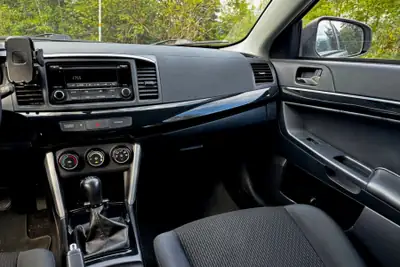 Mitsubishi Lancer 1.6 MIVEC Pure — Break pratique, excellent état, très peu kilométré — Thumbnail 8