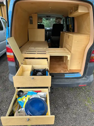 VW T5 1.9 TDI 86 — Minibus polyvalent 2004, sans sinistre, prêt pour l'aventure — side view