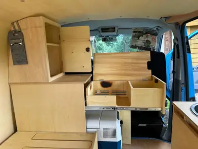 VW T5 1.9 TDI 86 — Minibus polyvalent 2004, sans sinistre, prêt pour l'aventure — rear view