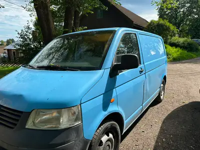VW T5 1.9 TDI 86 — Minibus polyvalent 2004, sans sinistre, prêt pour l'aventure — interior