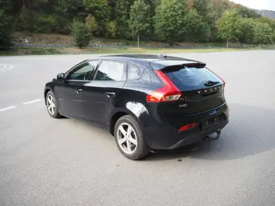 Volvo V40 2.0 D2 Kinetic — Break compact diesel fiable, 139'000 km — Miniatura 7