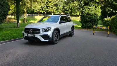 Mercedes-Benz GLB 200 d 4Matic AMG Line — SUV 7 places diesel, 27 500 km seulement — vista esterna