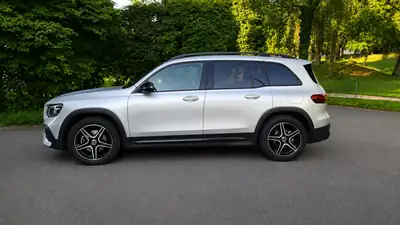 Mercedes-Benz GLB 200 d 4Matic AMG Line — SUV 7 places diesel, 27 500 km seulement — fianco
