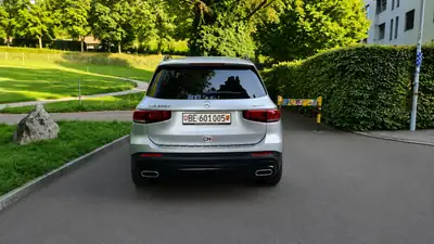 Mercedes-Benz GLB 200 d 4Matic AMG Line — SUV 7 places diesel, 27 500 km seulement — interni