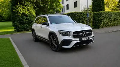 Mercedes-Benz GLB 200 d 4Matic AMG Line — SUV 7 places diesel, 27 500 km seulement — Miniatura 7