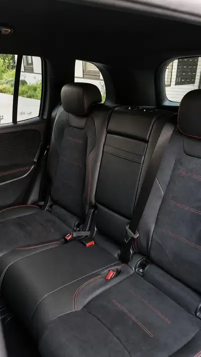 Mercedes-Benz GLB 200 d 4Matic AMG Line — SUV 7 places diesel, 27 500 km seulement — Miniatura 11