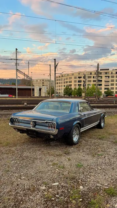 Ford Mustang GT390 V8 Coupé 1968 — Légende américaine authentique, moteur 336 ch — interni