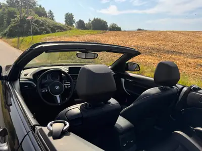 BMW 230i Cabriolet — Élégance décapotable, 50'000 km seulement — tableau de bord