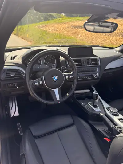 BMW 230i Cabriolet — Élégance décapotable, 50'000 km seulement — détail