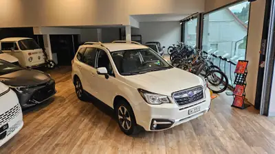 Subaru Forester 2.0i Swiss — SUV polyvalent avec attelage 2000kg et traction intégrale — détail