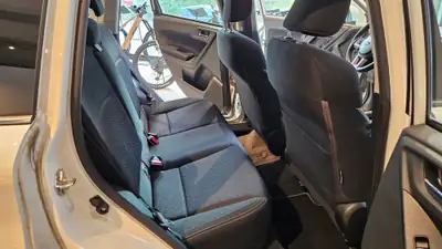 Subaru Forester 2.0i Swiss — SUV polyvalent avec attelage 2000kg et traction intégrale — Miniature 20