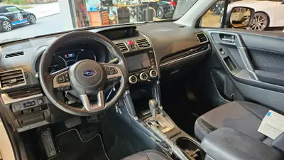 Subaru Forester 2.0i Swiss — SUV polyvalent avec attelage 2000kg et traction intégrale — Miniature 23