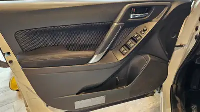 Subaru Forester 2.0i Swiss — SUV polyvalent avec attelage 2000kg et traction intégrale — Miniature 24
