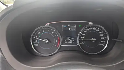 Subaru Forester 2.0i Swiss — SUV polyvalent avec attelage 2000kg et traction intégrale — Miniature 30