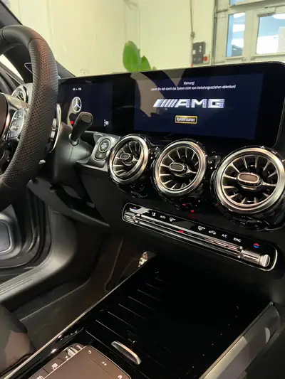 Mercedes-Benz GLB 35 AMG 4MATIC — Performance hybride rechargeable, 46000 km, reprise de leasing — Detail