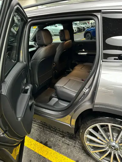 Mercedes-Benz GLB 35 AMG 4MATIC — Performance hybride rechargeable, 46000 km, reprise de leasing — Miniatur 9