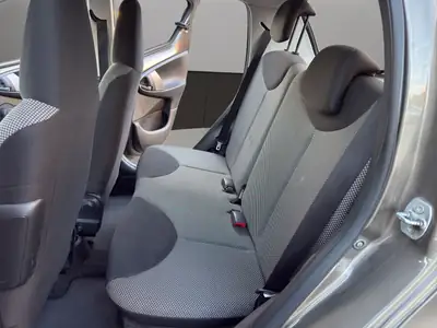 Toyota Aygo 1.0 VVT-i Luna 2013 — Citadine économique et fiable, entretien à jour — Miniature 13