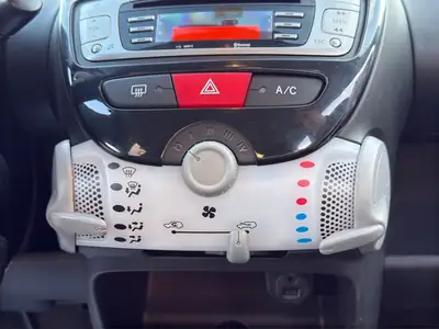 Toyota Aygo 1.0 VVT-i Luna 2013 — Citadine économique et fiable, entretien à jour — Miniature 16