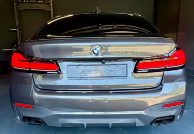 BMW M550i xDrive SAG — Berline sportive 530 ch, équipement M complet, 45'000 km — détail