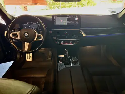 BMW M550i xDrive SAG — Berline sportive 530 ch, équipement M complet, 45'000 km — Miniature 9
