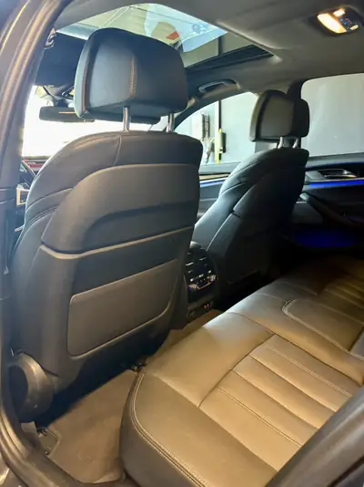 BMW M550i xDrive SAG — Berline sportive 530 ch, équipement M complet, 45'000 km — Miniature 11