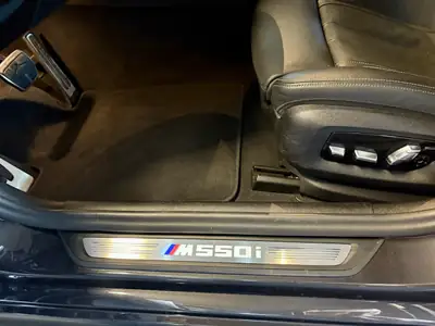 BMW M550i xDrive SAG — Berline sportive 530 ch, équipement M complet, 45'000 km — Miniature 18