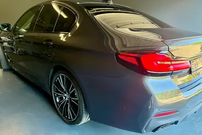 BMW M550i xDrive SAG — Berline sportive 530 ch, équipement M complet, 45'000 km — Miniature 19