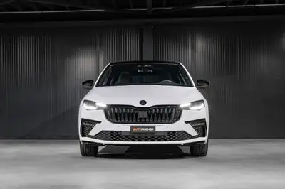 Skoda Scala 1.5 TSI Monte Carlo — Berline dynamique avec toit panoramique et garantie 5 ans — Heckansicht