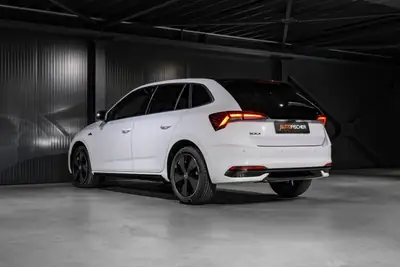 Skoda Scala 1.5 TSI Monte Carlo — Berline dynamique avec toit panoramique et garantie 5 ans — Miniatur 8