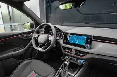 Skoda Scala 1.5 TSI Monte Carlo — Berline dynamique avec toit panoramique et garantie 5 ans — Miniatur 14