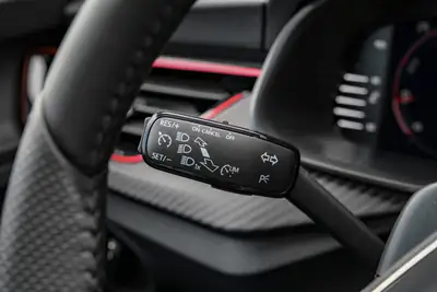 Skoda Scala 1.5 TSI Monte Carlo — Berline dynamique avec toit panoramique et garantie 5 ans — Miniatur 23