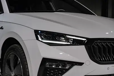 Skoda Scala 1.5 TSI Monte Carlo — Berline dynamique avec toit panoramique et garantie 5 ans — Miniatur 27