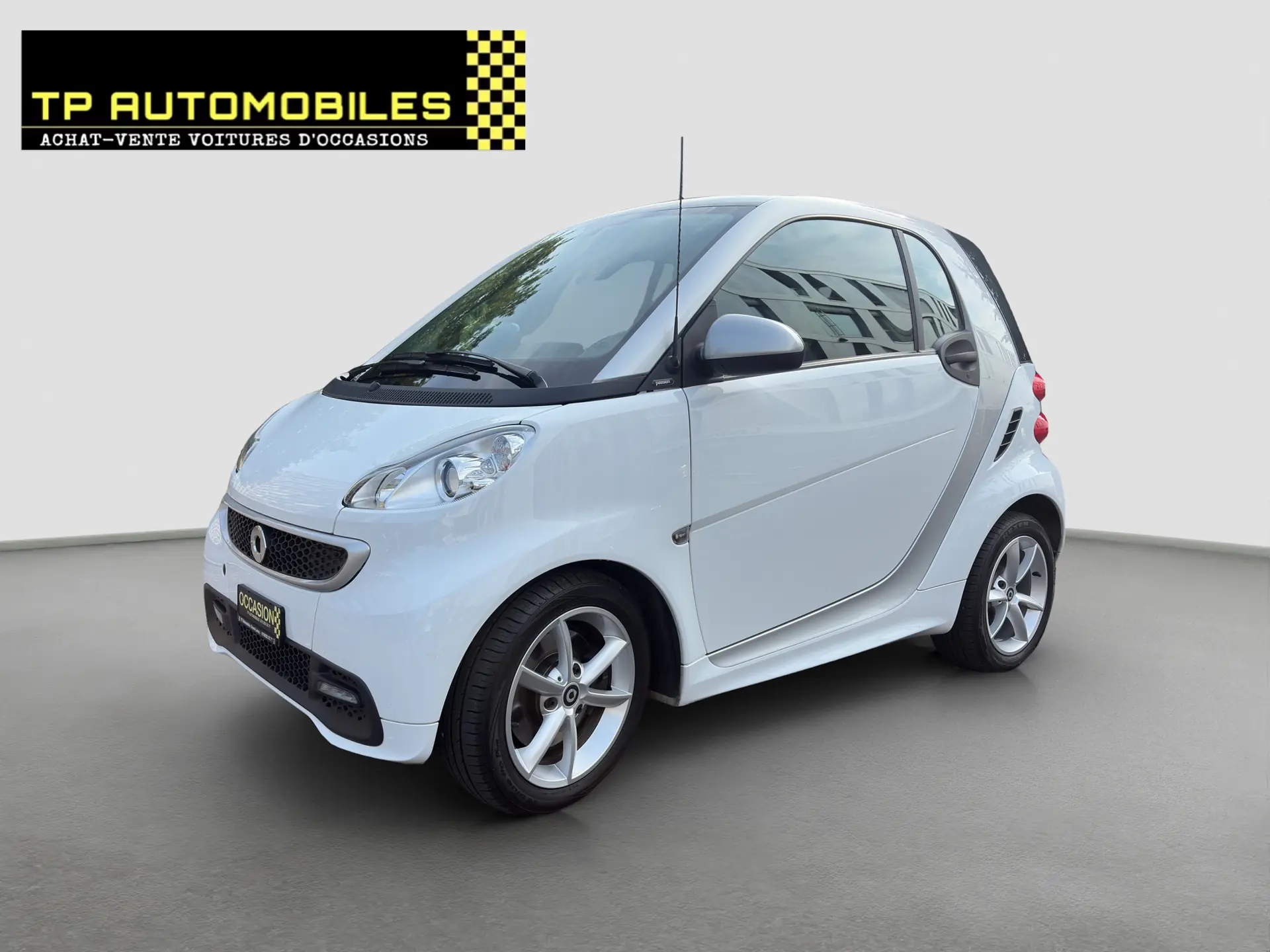 Smart Fortwo Passion MHD — Citadine compacte et économique, entretien complet