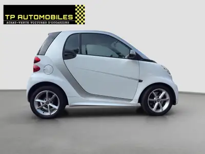 Smart Fortwo Passion MHD — Citadine compacte et économique, entretien complet — interni