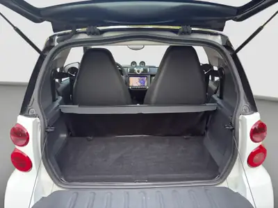 Smart Fortwo Passion MHD — Citadine compacte et économique, entretien complet — Miniatura 14