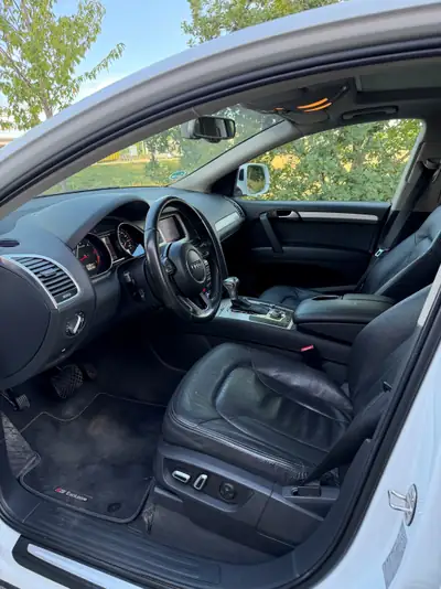 Audi Q7 4.2 V8 TDI Quattro — SUV premium diesel, freins neufs, sans sinistre — tableau de bord