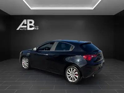 Alfa Romeo Giulietta 1.4 MultiAir 170 PS — Élégance italienne, transmission automatique TCT — arrière