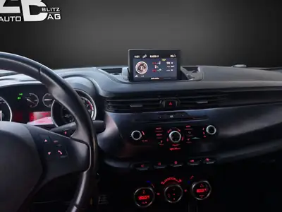 Alfa Romeo Giulietta 1.4 MultiAir 170 PS — Élégance italienne, transmission automatique TCT — Miniature 11