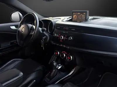 Alfa Romeo Giulietta 1.4 MultiAir 170 PS — Élégance italienne, transmission automatique TCT — Miniature 10