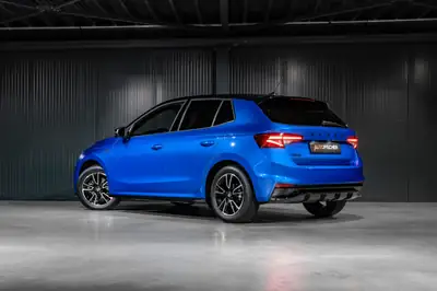 Skoda Fabia 1.0 TSI Monte Carlo DSG — Citadine dynamique, garantie 5 ans, très peu kilométrée — fianco