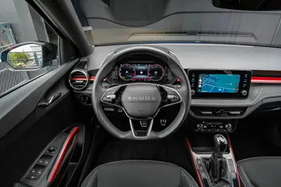 Skoda Fabia 1.0 TSI Monte Carlo DSG — Citadine dynamique, garantie 5 ans, très peu kilométrée — Miniatura 16