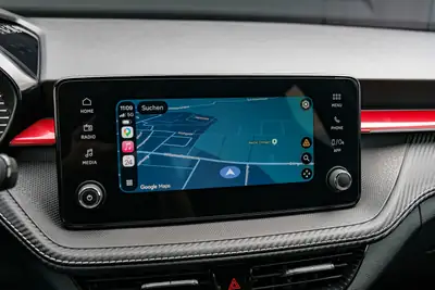 Skoda Fabia 1.0 TSI Monte Carlo DSG — Citadine dynamique, garantie 5 ans, très peu kilométrée — Miniatura 18