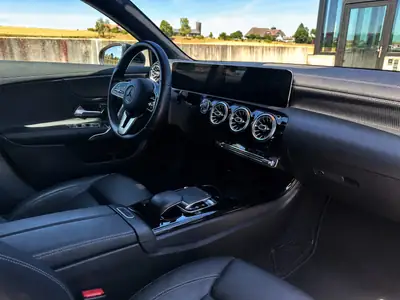 Mercedes-Benz Classe A 250 — Compacte dynamique, révisée, 8 pneus neufs inclus — Thumbnail 12