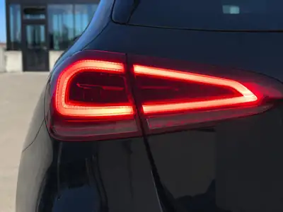 Mercedes-Benz Classe A 250 — Compacte dynamique, révisée, 8 pneus neufs inclus — Thumbnail 10