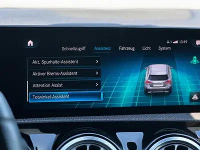 Mercedes-Benz Classe A 250 — Compacte dynamique, révisée, 8 pneus neufs inclus — Thumbnail 16