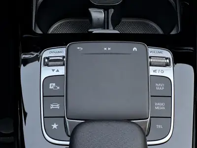 Mercedes-Benz Classe A 250 — Compacte dynamique, révisée, 8 pneus neufs inclus — Thumbnail 19