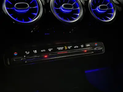 Mercedes-Benz Classe A 250 — Compacte dynamique, révisée, 8 pneus neufs inclus — Thumbnail 20